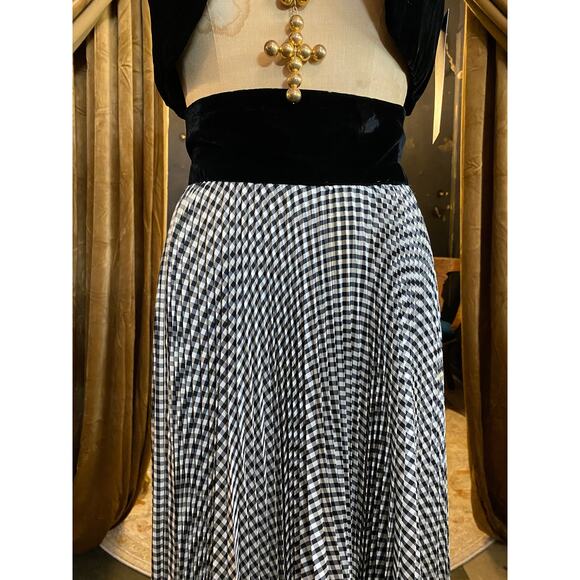 vintage 1970s 2 piece maxi skirt and cropped vest, accordion pleat gingham, xs - Picture 4 of 10